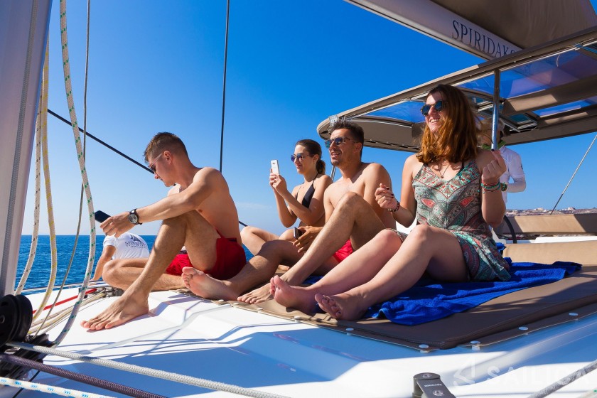 Lagoon 450  Flybridge - Yacht Charter Sailica