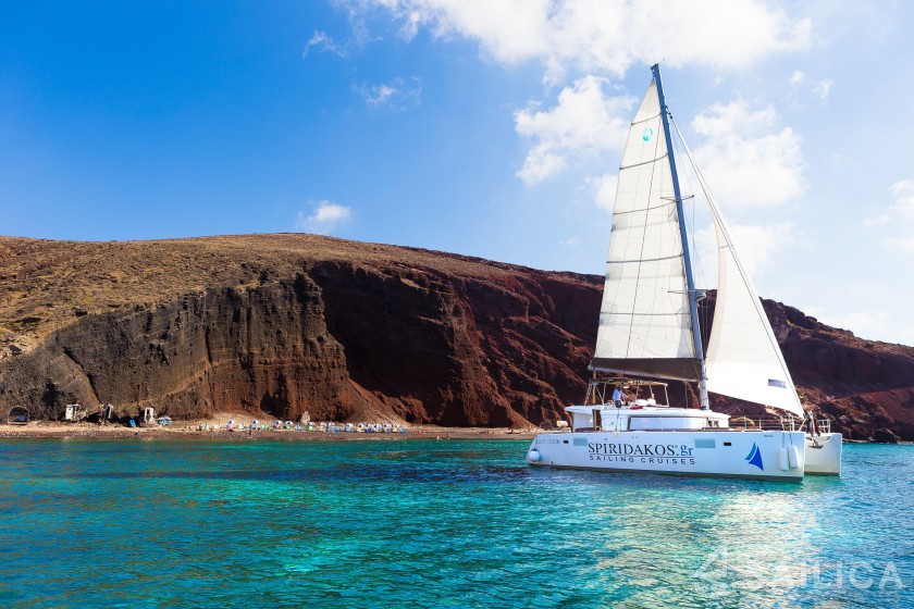 Lagoon 450  Flybridge - Yacht Charter Sailica