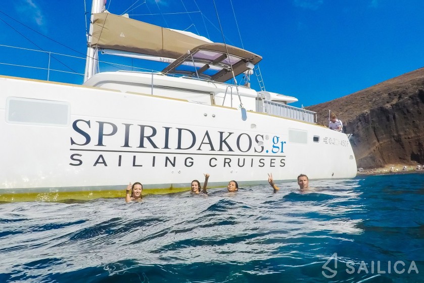 Lagoon 450  Flybridge - Yacht Charter Sailica
