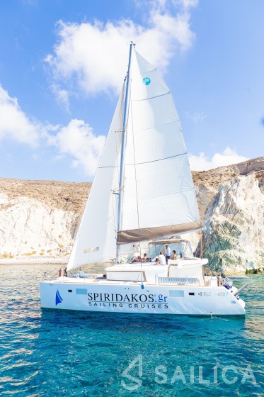 Lagoon 450  Flybridge - Yacht Charter Sailica
