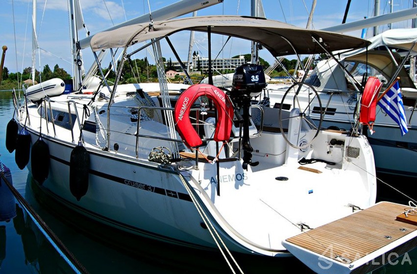 Bavaria 37 Cruiser - Yacht Charter Sailica