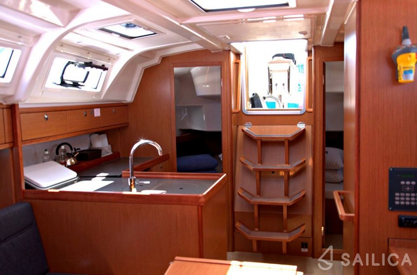 Bavaria 37 Cruiser - Yacht Charter Sailica