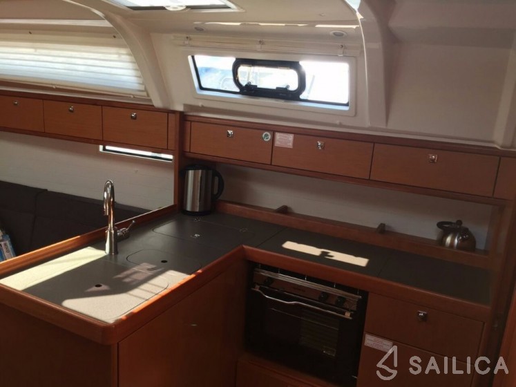 Bavaria 37 Cruiser - Yacht Charter Sailica