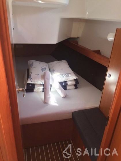 Bavaria 37 Cruiser - Yacht Charter Sailica