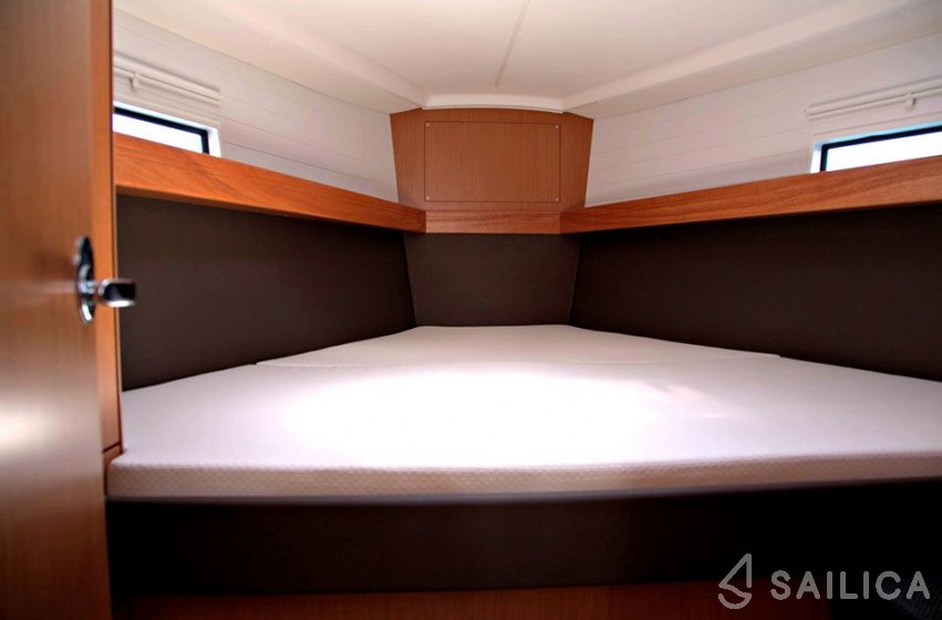 Bavaria 37 Cruiser - Yacht Charter Sailica
