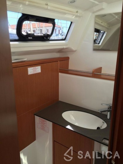 Bavaria 37 Cruiser - Yacht Charter Sailica