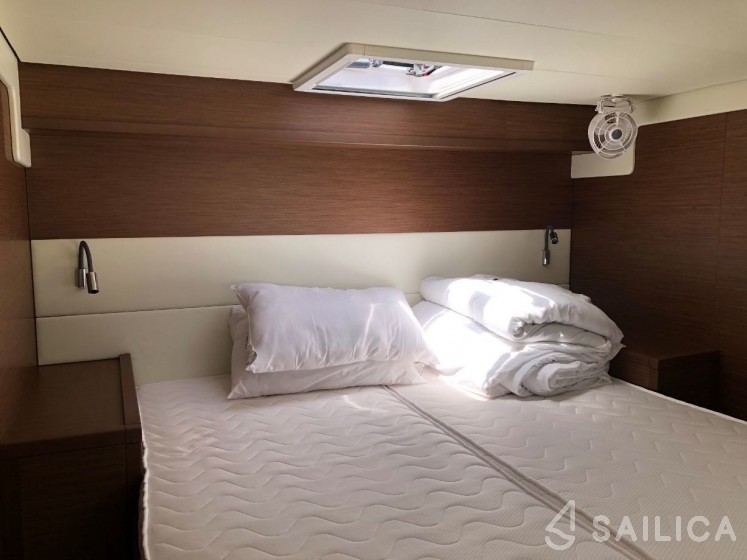Lagoon 52F - Yacht Charter Sailica
