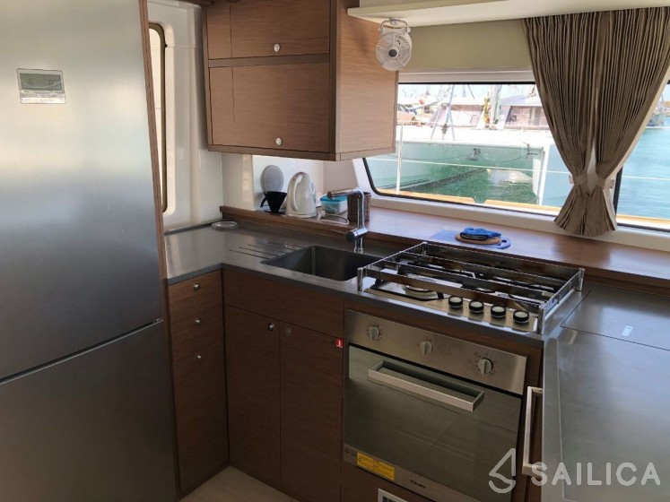 Lagoon 52F - Yacht Charter Sailica