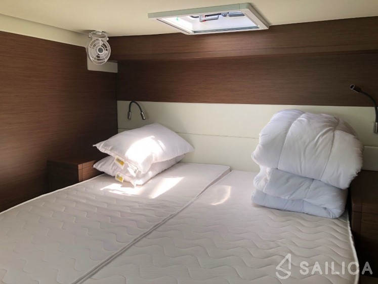 Lagoon 52F - Yacht Charter Sailica