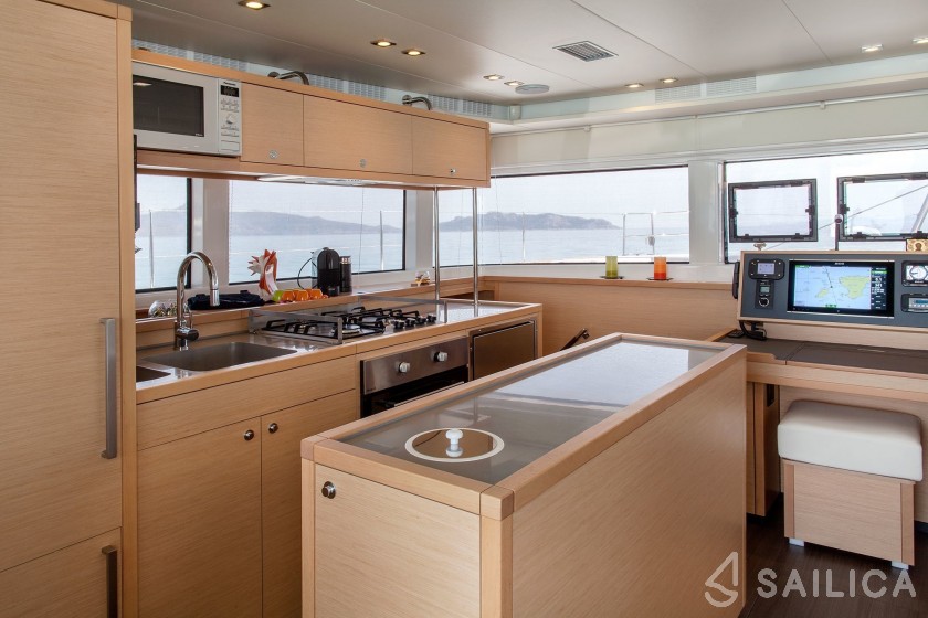 Lagoon 52F - Yacht Charter Sailica