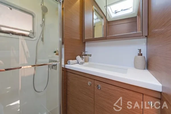 Lagoon 52F - Yacht Charter Sailica