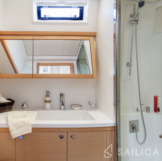Lagoon 52F - Yacht Charter Sailica