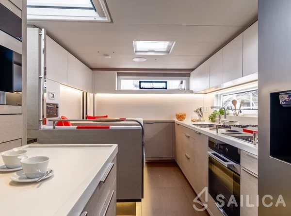 Lagoon Sixty 5 - Yacht Charter Sailica