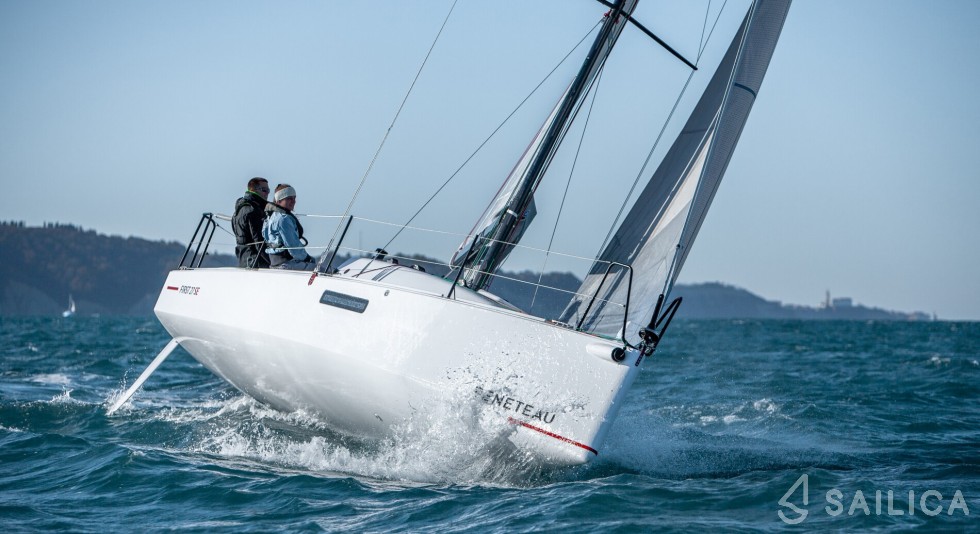 First 27 - Yacht Charter Sailica