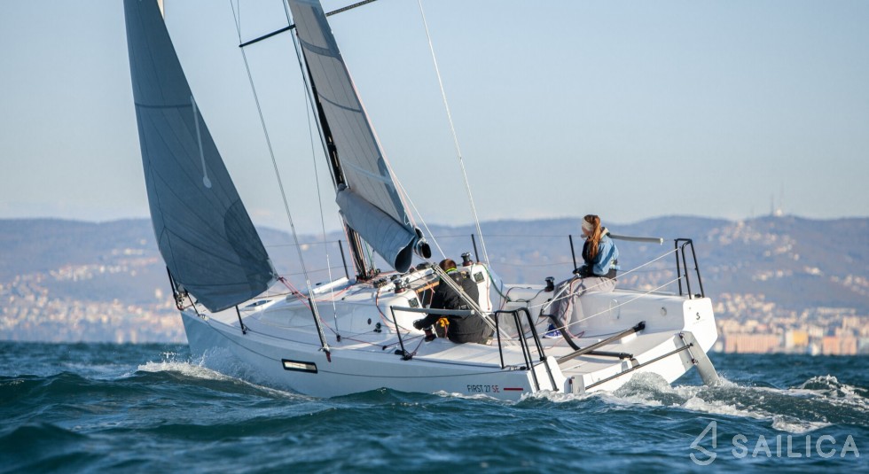 First 27 - Yacht Charter Sailica
