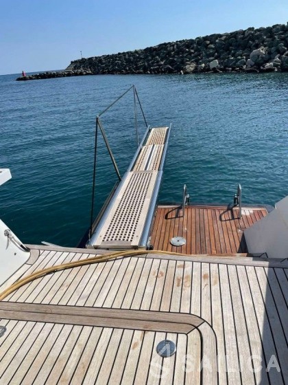 Moon Yacht 60 - Yacht Charter Sailica