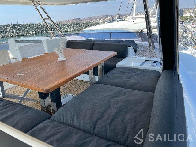 Moon Yacht 60 - Yacht Charter Sailica