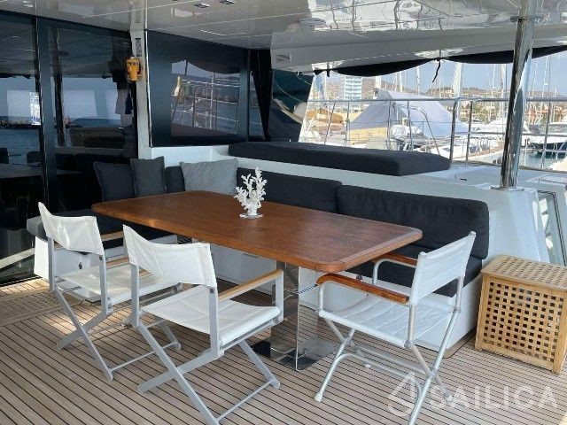 Moon Yacht 60 - Yacht Charter Sailica