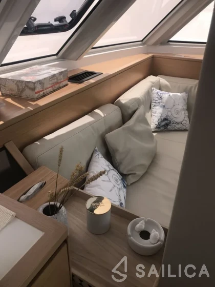 Nautitech 46 Fly - Yacht Charter Sailica