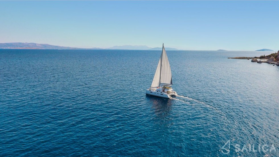 Nautitech 46 Fly - Yacht Charter Sailica