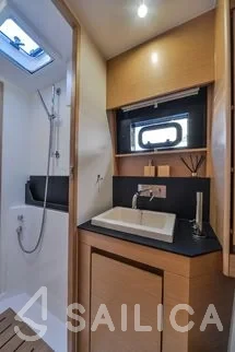 Nautitech 46 Fly - Yacht Charter Sailica