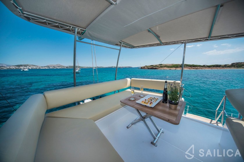 Nautitech 46 Fly - Yacht Charter Sailica