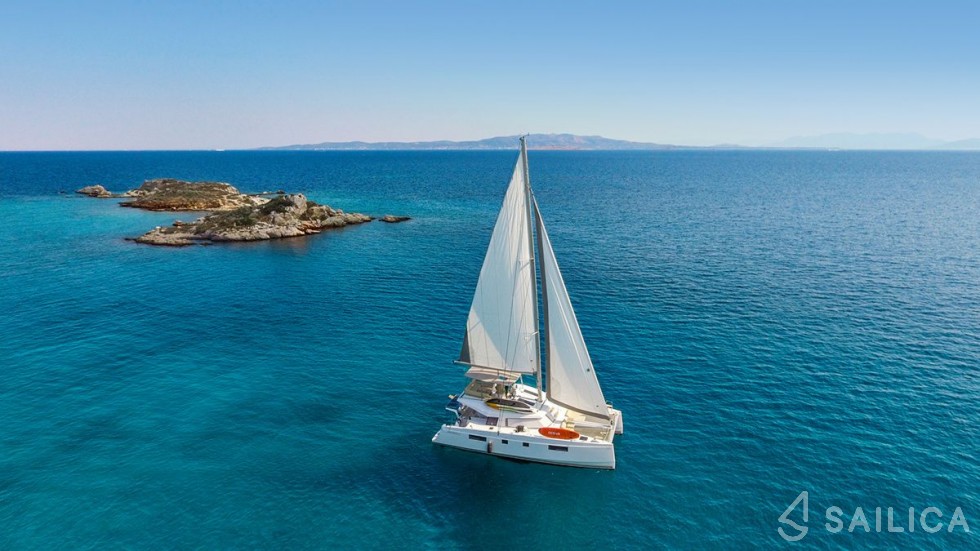 Nautitech 46 Fly - Yacht Charter Sailica