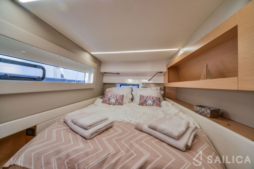 Nautitech 46 Fly - Yacht Charter Sailica