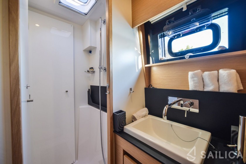 Nautitech 46 Fly - Yacht Charter Sailica