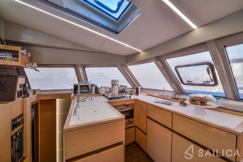Nautitech 46 Fly - Yacht Charter Sailica