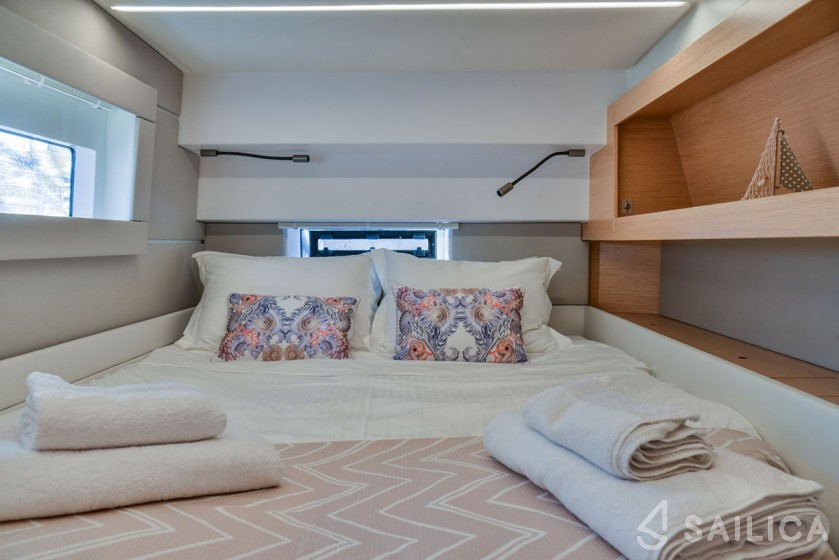 Nautitech 46 Fly - Yacht Charter Sailica