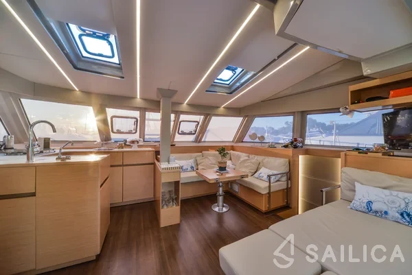 Nautitech 46 Fly - Yacht Charter Sailica