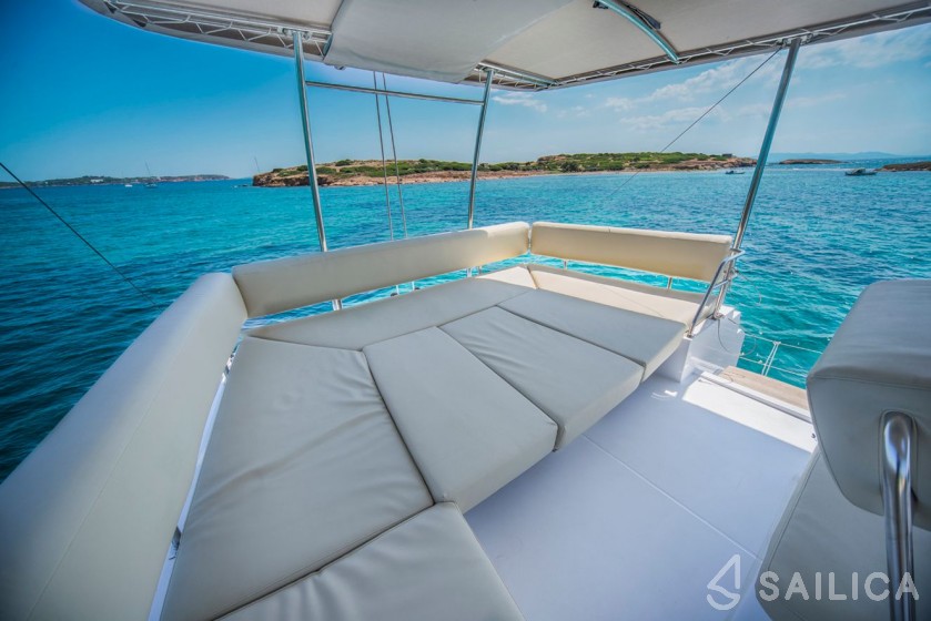 Nautitech 46 Fly - Yacht Charter Sailica