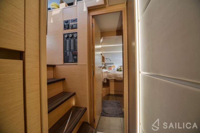 Nautitech 46 Fly - Yacht Charter Sailica