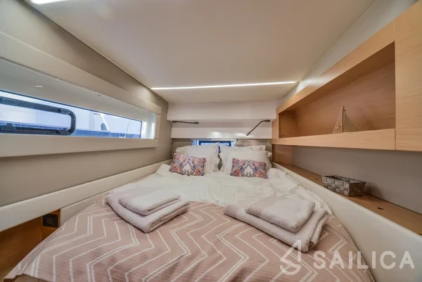 Nautitech 46 Fly - Yacht Charter Sailica