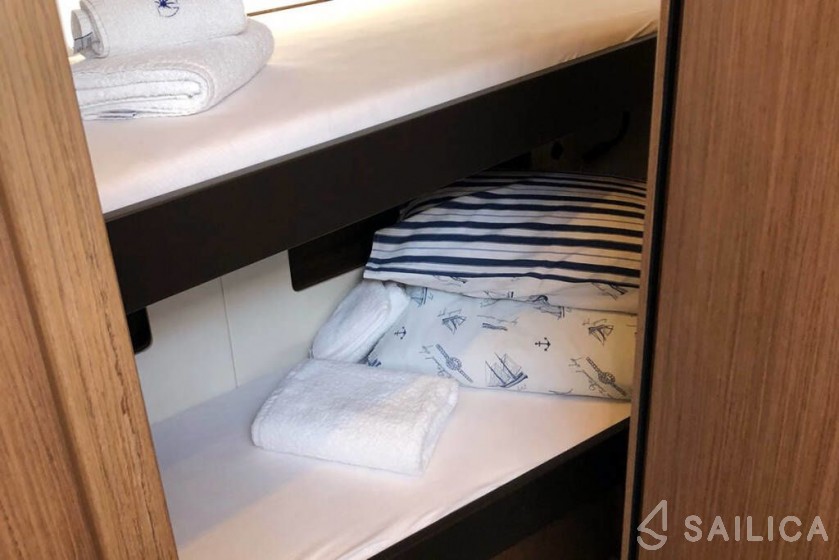 Oceanis 62 - Yacht Charter Sailica
