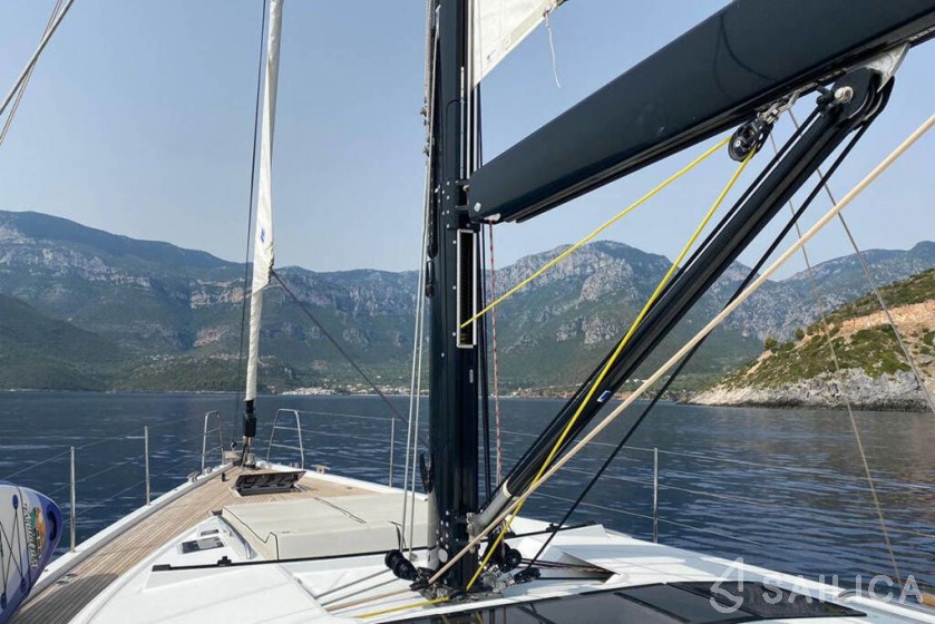 Oceanis 62 - Yacht Charter Sailica