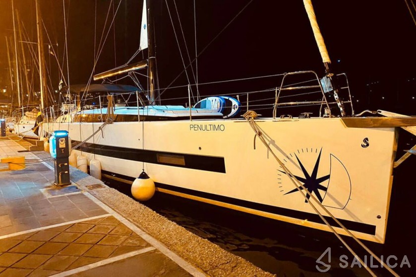 Oceanis 62 - Yacht Charter Sailica