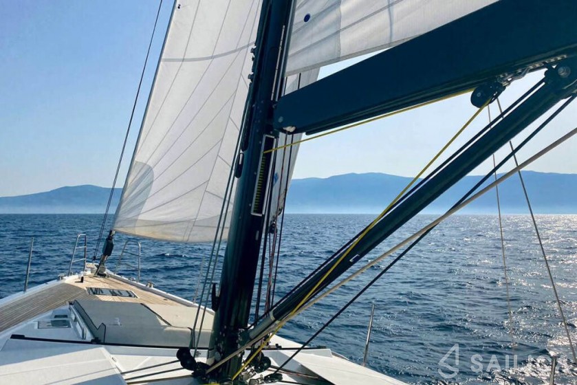 Oceanis 62 - Yacht Charter Sailica