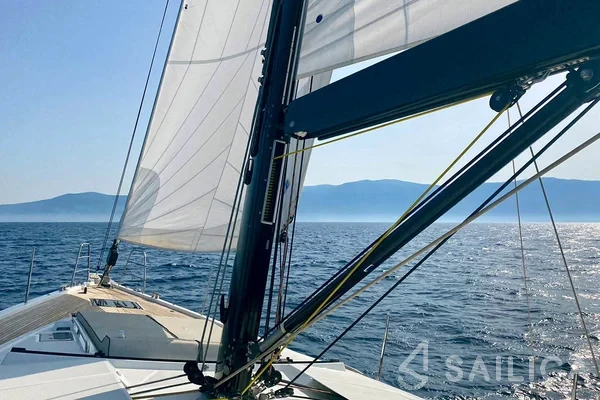 Oceanis 62 - Yacht Charter Sailica