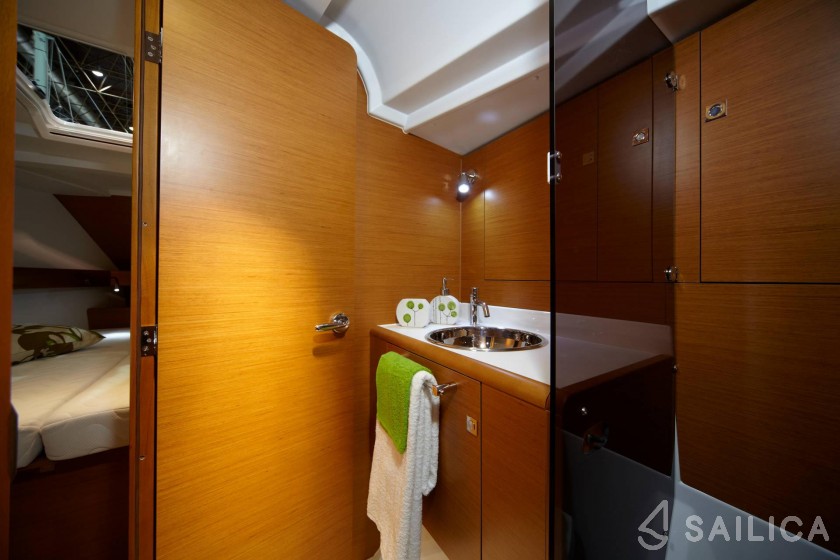 Sun Odyssey 449 - Yacht Charter Sailica