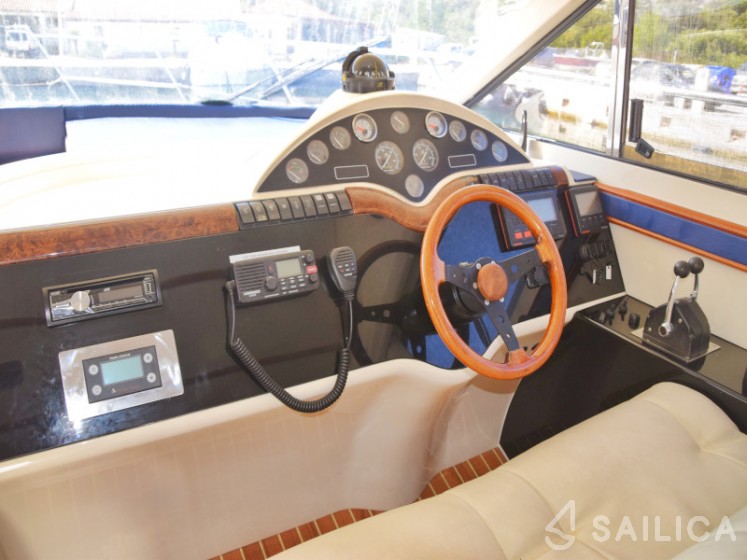 Phantom 40 - Yacht Charter Sailica