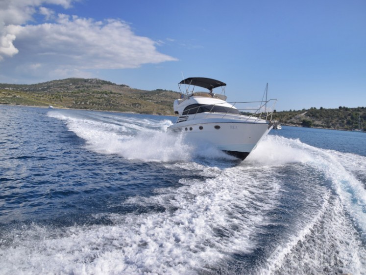 Phantom 40 - Yacht Charter Sailica