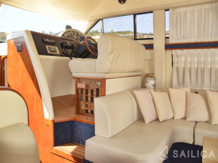Phantom 40 - Yacht Charter Sailica