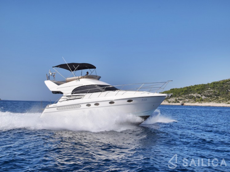 Phantom 40 - Yacht Charter Sailica