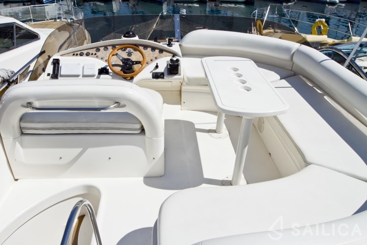 Phantom 40 - Yacht Charter Sailica