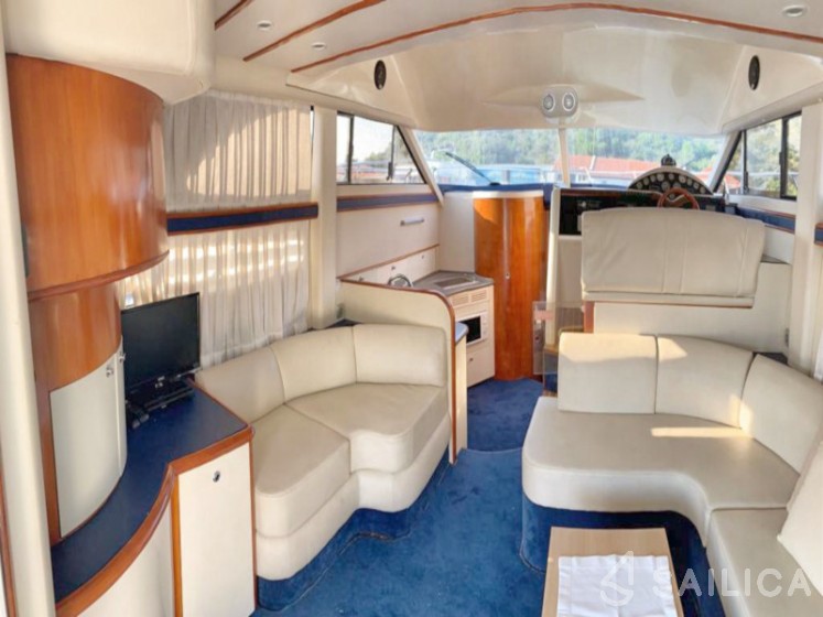 Phantom 40 - Yacht Charter Sailica