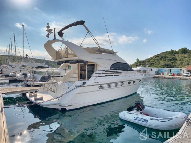 Phantom 40 - Yacht Charter Sailica