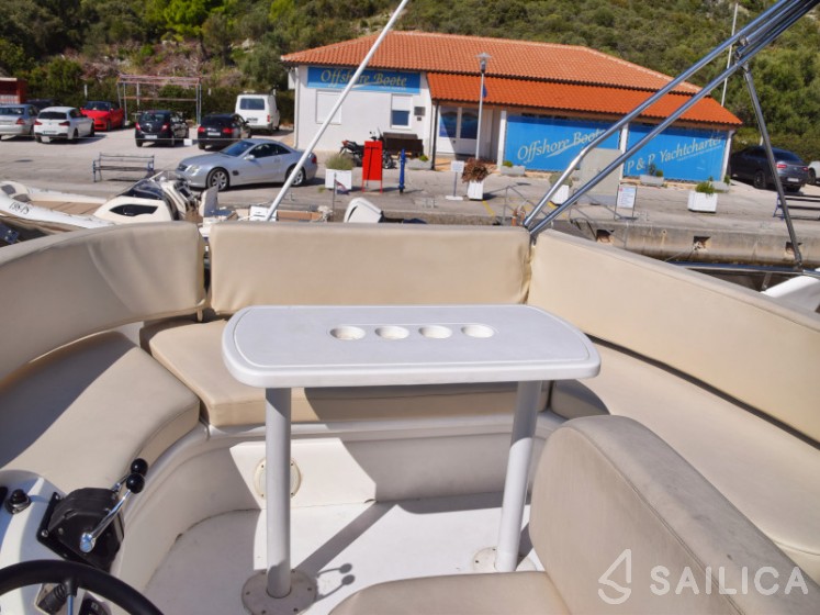 Phantom 40 - Yacht Charter Sailica