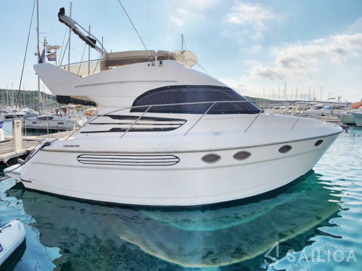 Phantom 40 - Yacht Charter Sailica
